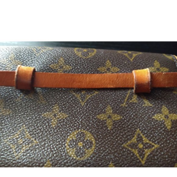 Louis Vuitton Monogram Pochette Florentine XS - Picture 9 of 15